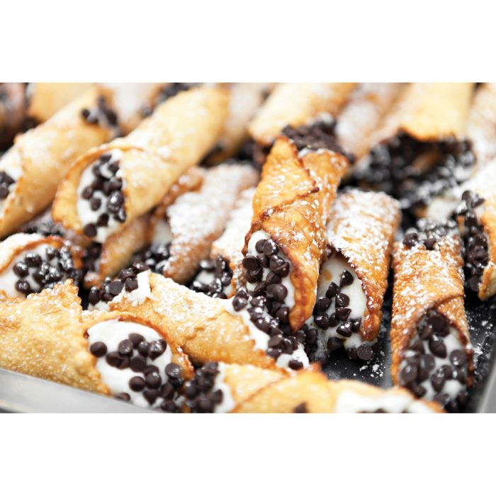 Fantes Cousin Donatella's Cannoli Form