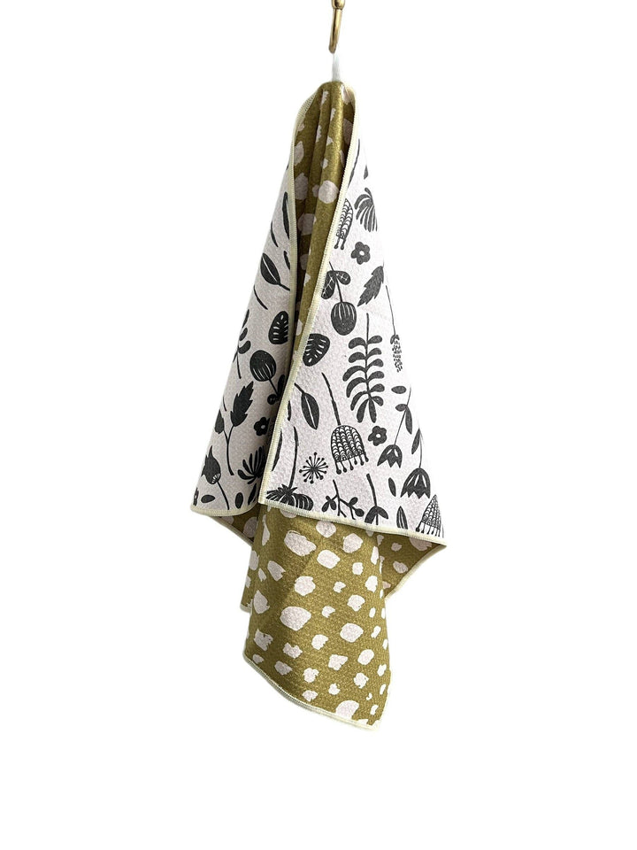 Crae.Home Vintage Highway Reversible Hand Towel