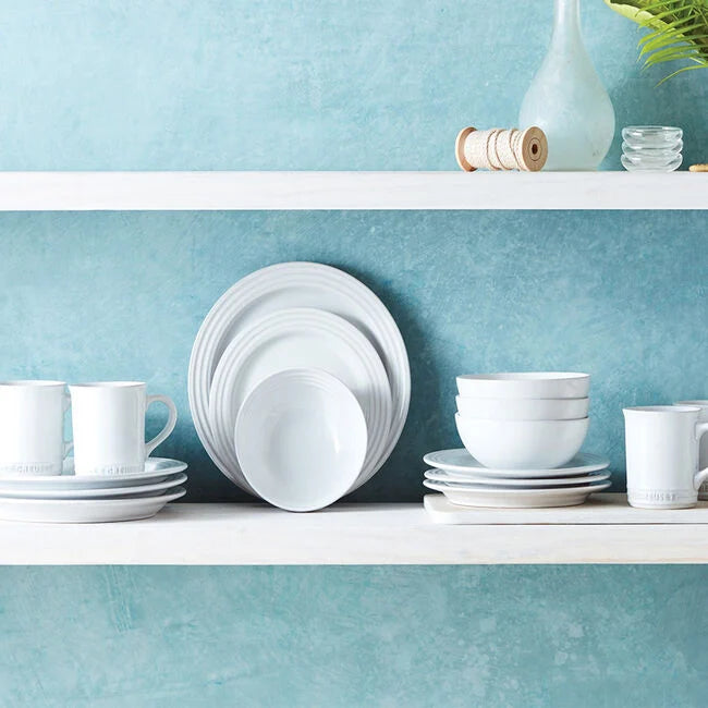 Le Creuset Vancouver 16-Piece Dinnerware Set