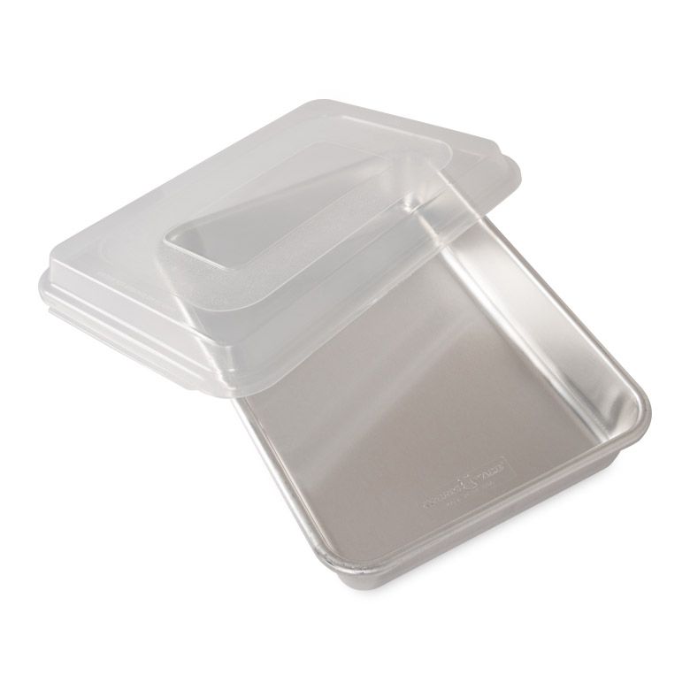 Nordicware Naturals 9x13 Cake Pan with Plastic Lid – The Cook's Nook