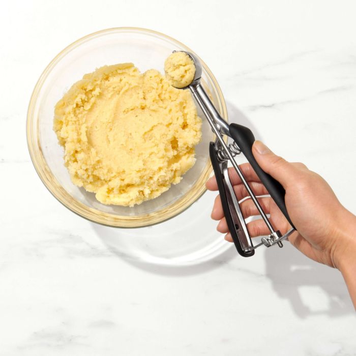 OXO Small Cookie Scoop (1 Tablespoon)