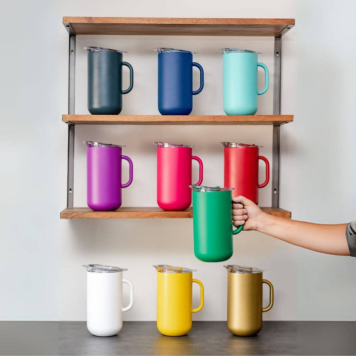 Vacuum-Insulated Pitcher in Caviar