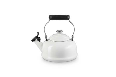 Le Creuset Classic Whistling Kettle - 1.7qt