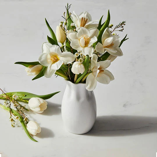 Le Creuset Flower Petal Vase - White