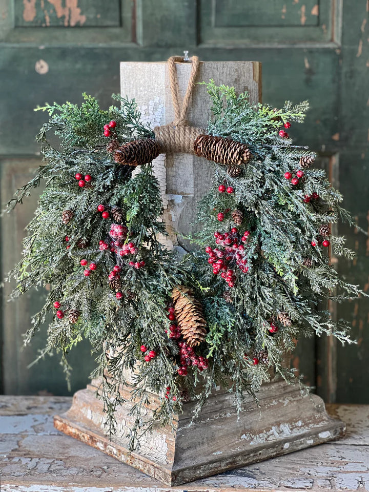 Divinity Berry Hanging Wreath, 20"