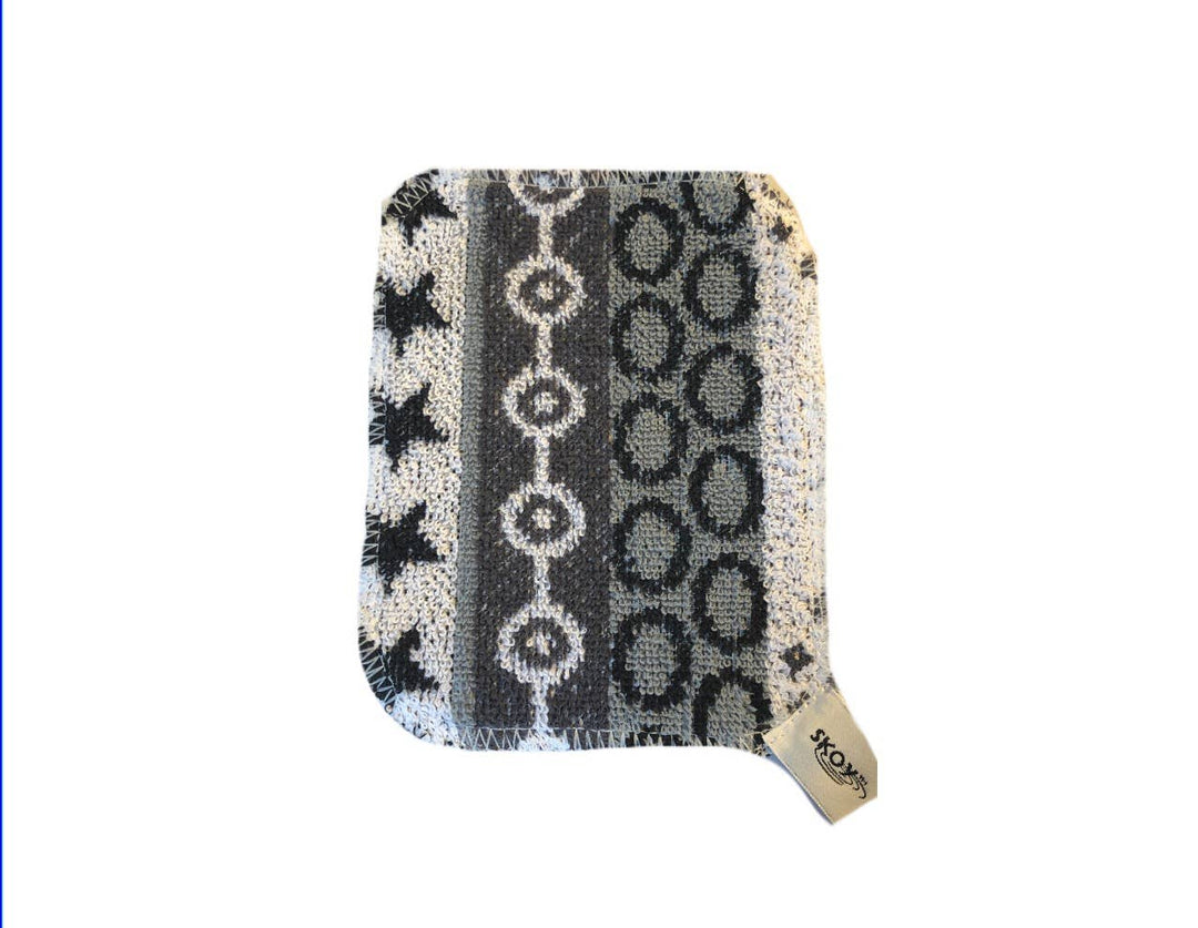 Skoy Scrub Monochromatic Design