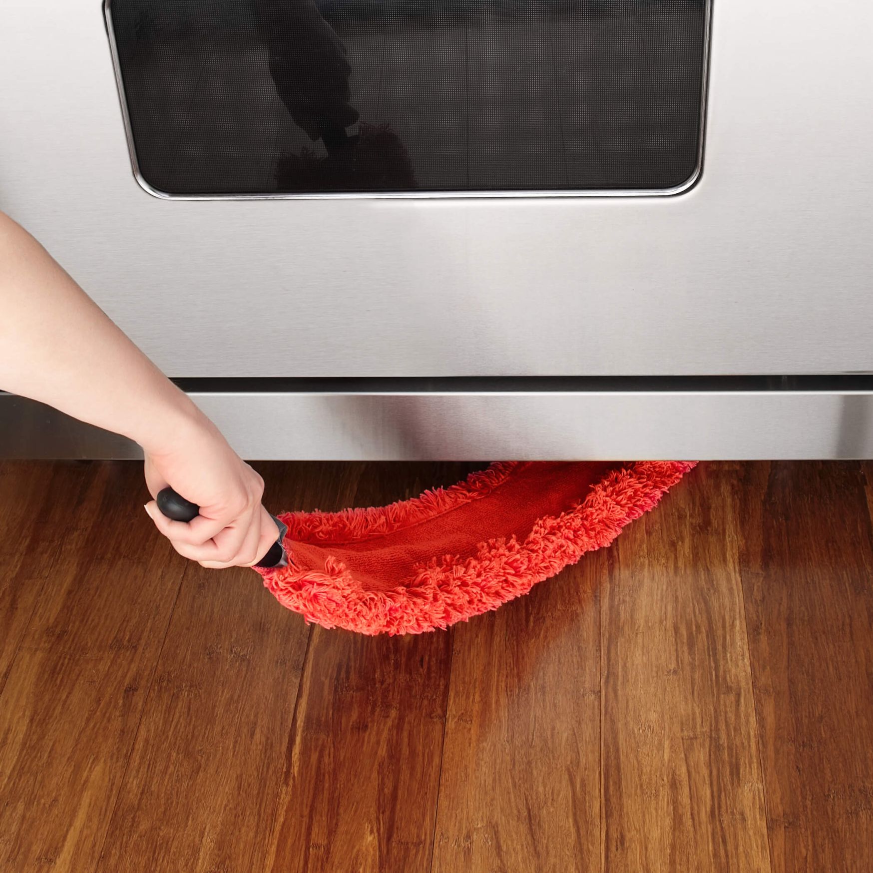 OXO Good Grips Microfiber Under Appliance Duster - Thumbnail 5