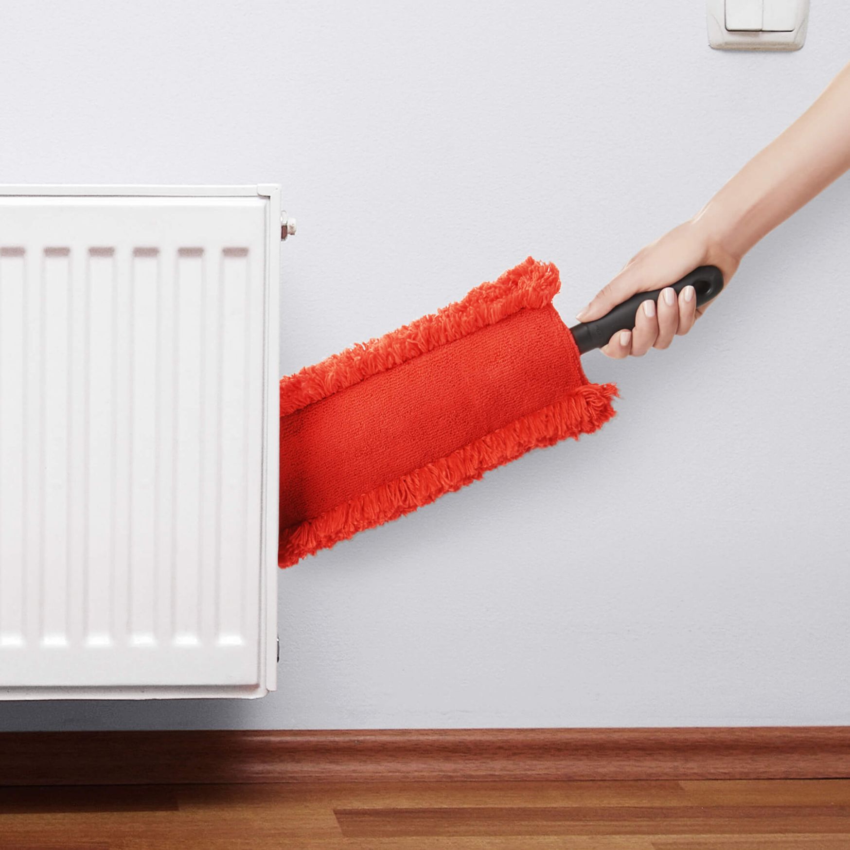 OXO Good Grips Microfiber Under Appliance Duster - Thumbnail 4