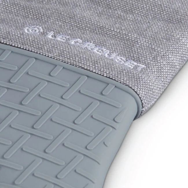 Le Creuset Oven Mitt, 15"
