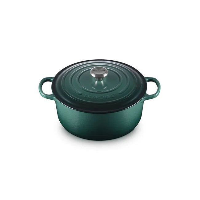 Le Creuset Signature Round Dutch Oven 7.25qt