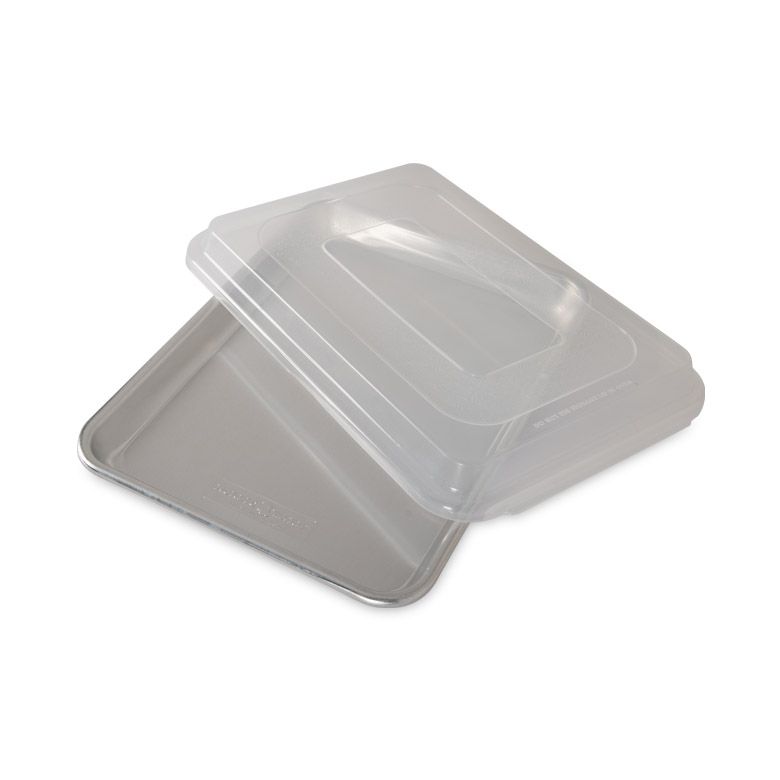 Nordicware Naturals Baker's Quarter Sheet Pan with Lid