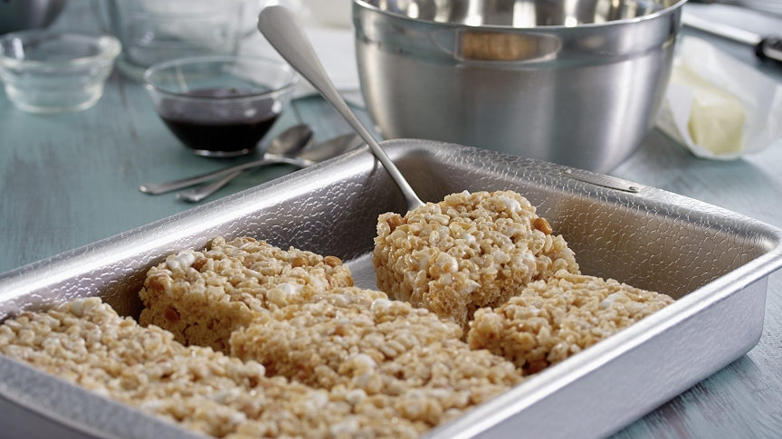 Doughmakers cake pan online