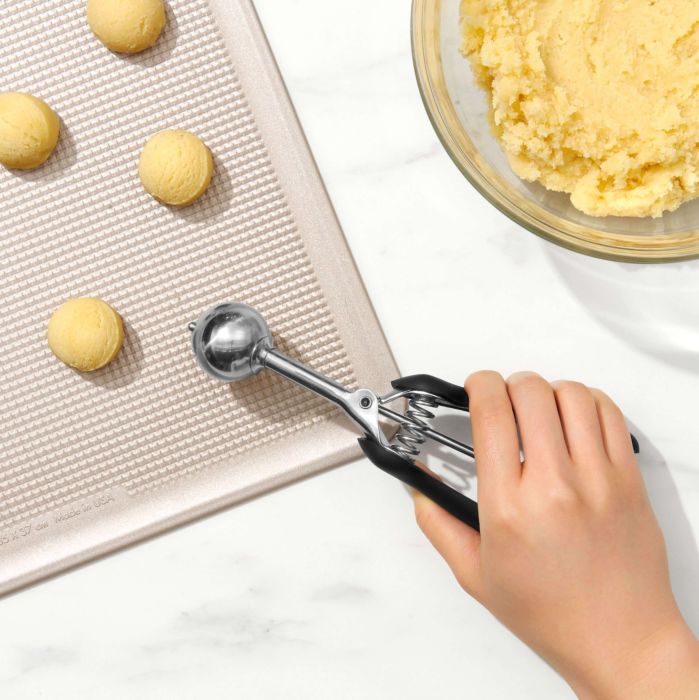 OXO Small Cookie Scoop (1 Tablespoon) – The Cook's Nook